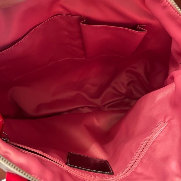 Coach Poppy ‘Rare’ Limited Edition Heart - Picture 9 of 16